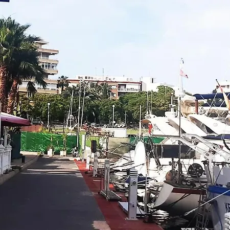 Apartamento Adventure Harbour Torrevieja